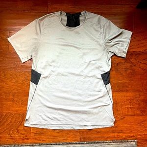 Men’s Lululemon Workout Shirt Medium Black Gray